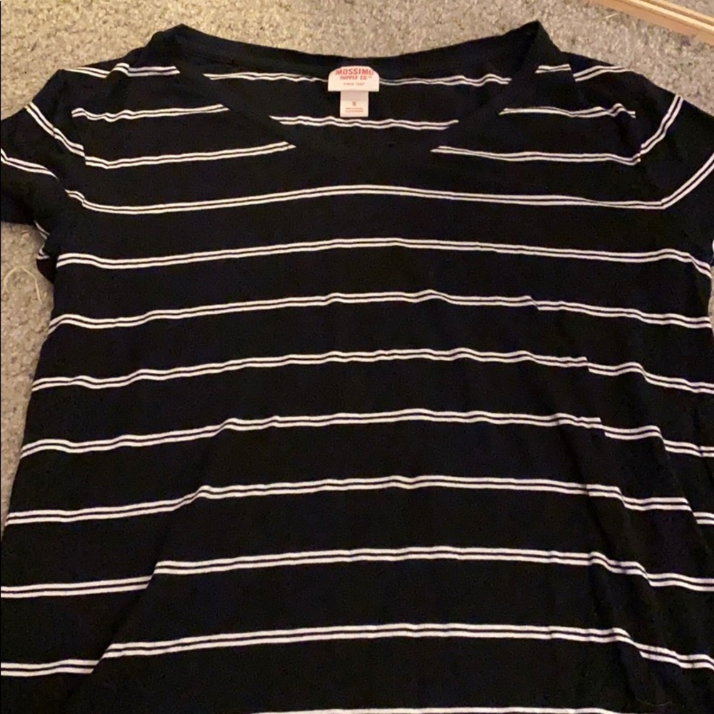 Mossimo black and white striped T-shirt